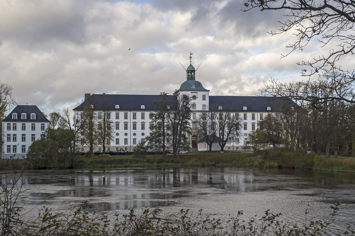 Schloss Gottorf in Schleswig-Holstein - Dolmetscher, Konferenzdolmetscher, Simultandolmetscher für Veranstaltungen in Schleswig-Holstein.